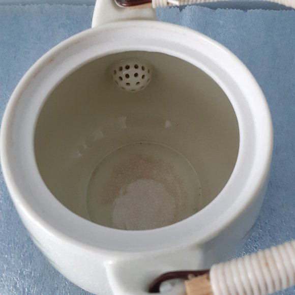 **VINTAGE- Japanese Kutani Porcelain Tea Pot with Vinyl Wrapped Bamboo Handle - Picture 3 of 9